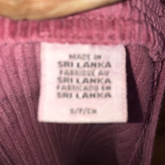 Burgundy Levi’s corduroy overall dress - Picture 13 of 13